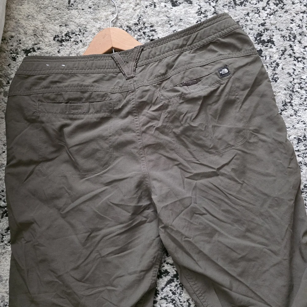 The North Face Active Outdoor Pants Over Capri Womens 10 Brown Granola Hiking